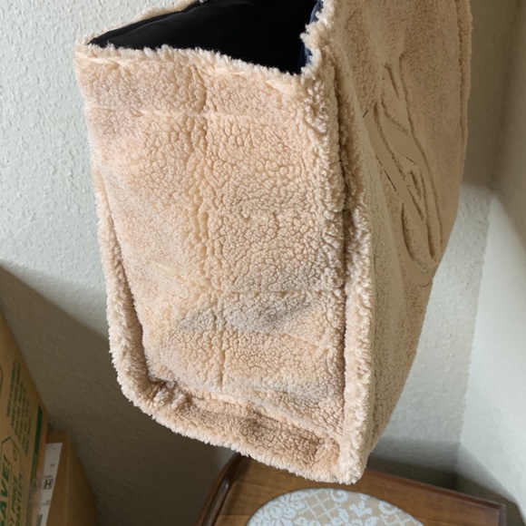 Victoria’s Secret plush Sherpa Bag Brown - Picture 5 of 8
